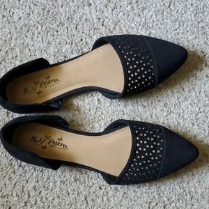 Pointed toe flats